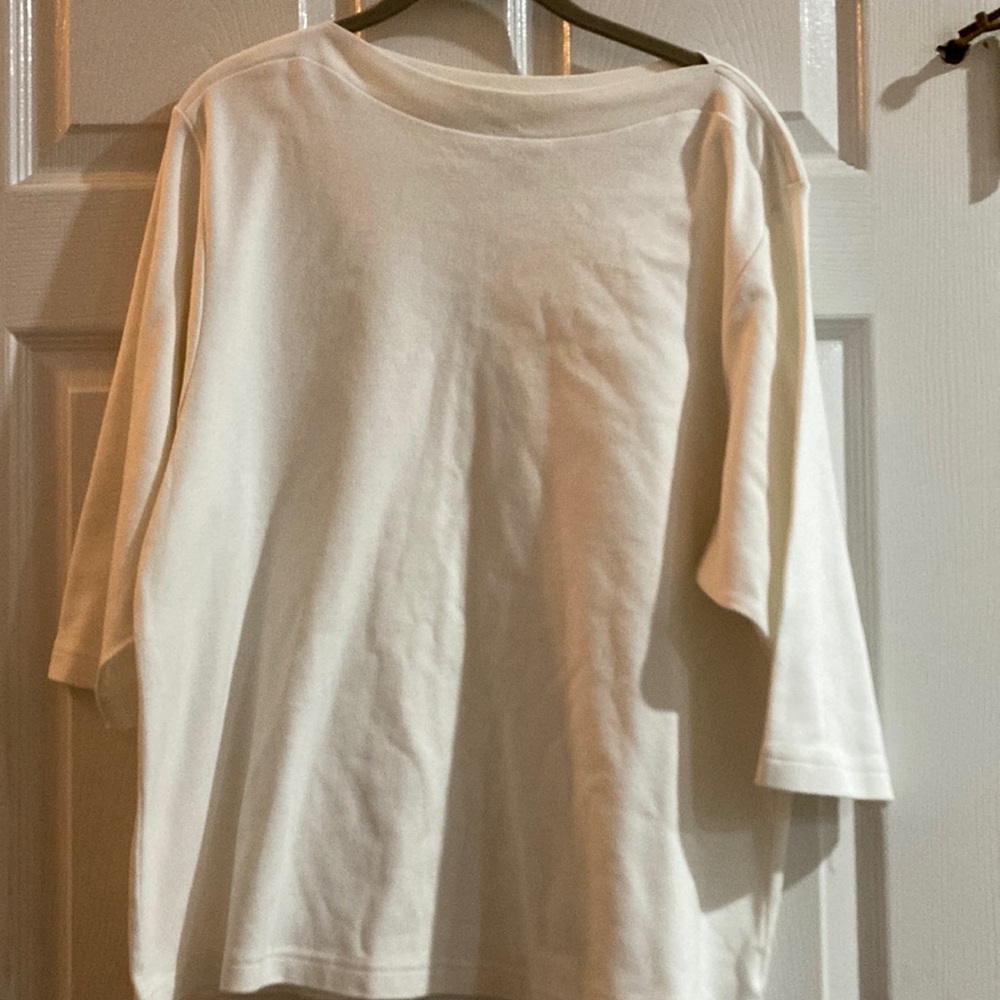 White Vicki Wayne dressy scoop neck Tee size L